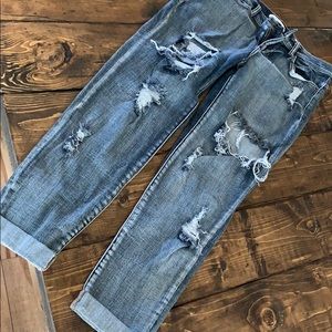 Ripped ankle style jeans